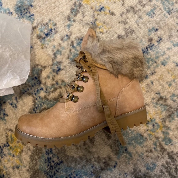 NWT Paddington fur lined ankle lace up boots by Cliffs by White Mountain - Picture 10 of 10